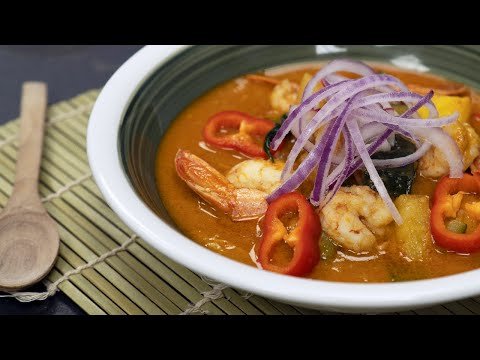 Sopa Thai con Langostinos y Curry Rojo: Una Delicia Exótica en tu Mesa